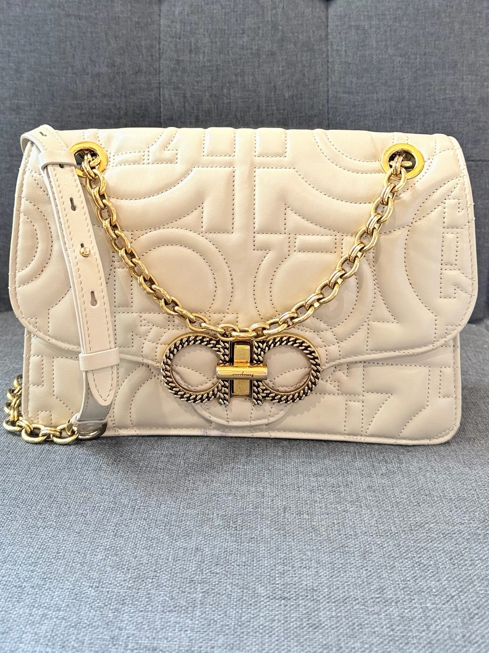 SOLD‼️Salvatore Ferragamo Cream Quilted Gancini